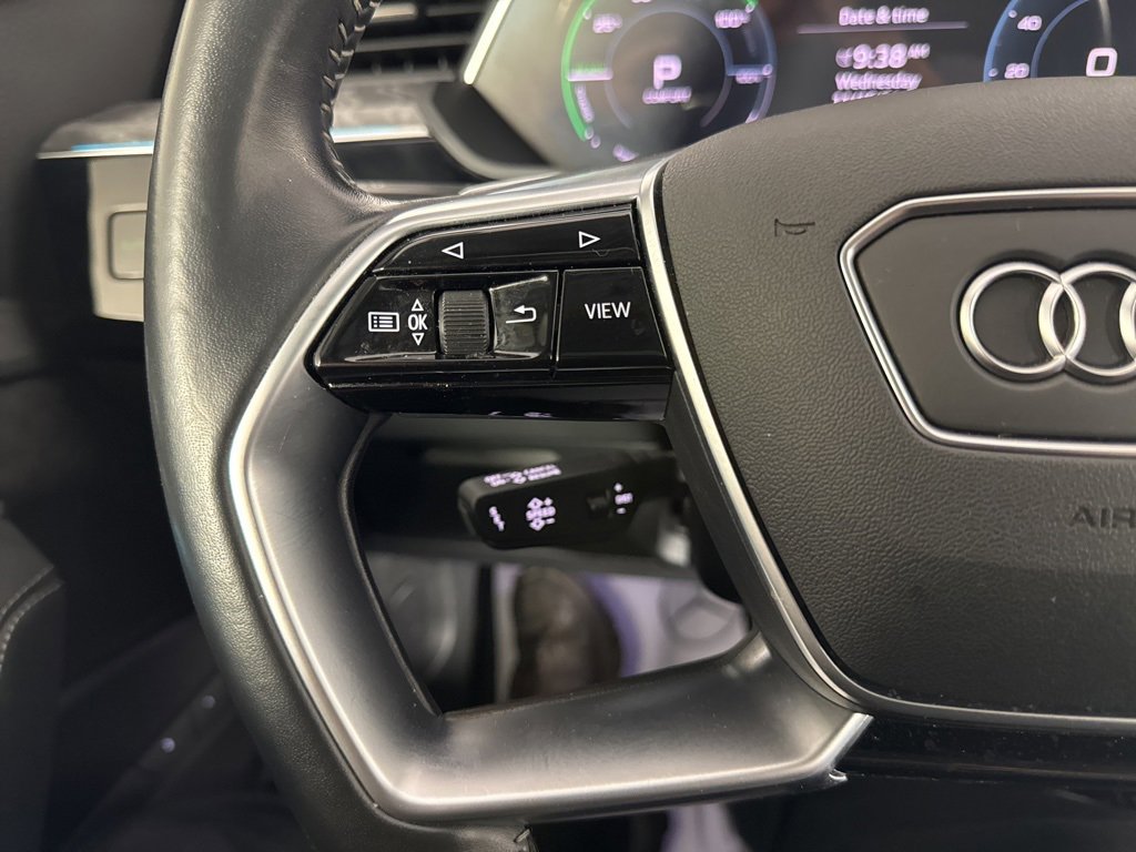 Used 2021 Audi e-tron Prestige w/ Prestige Package image 31