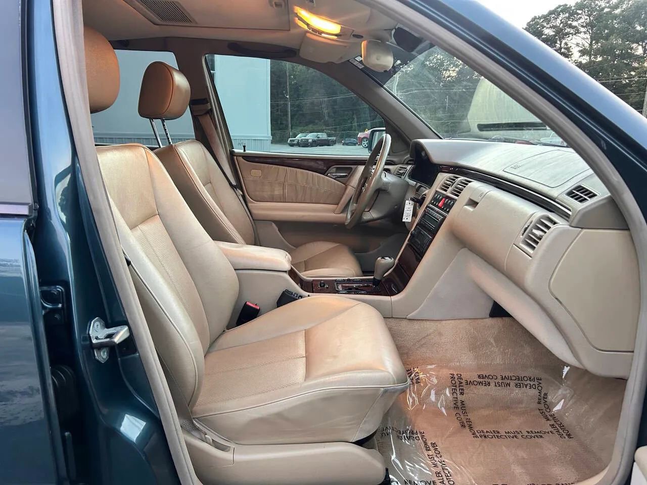 Used 1999 Mercedes-Benz E 320 4MATIC Wagon image 13