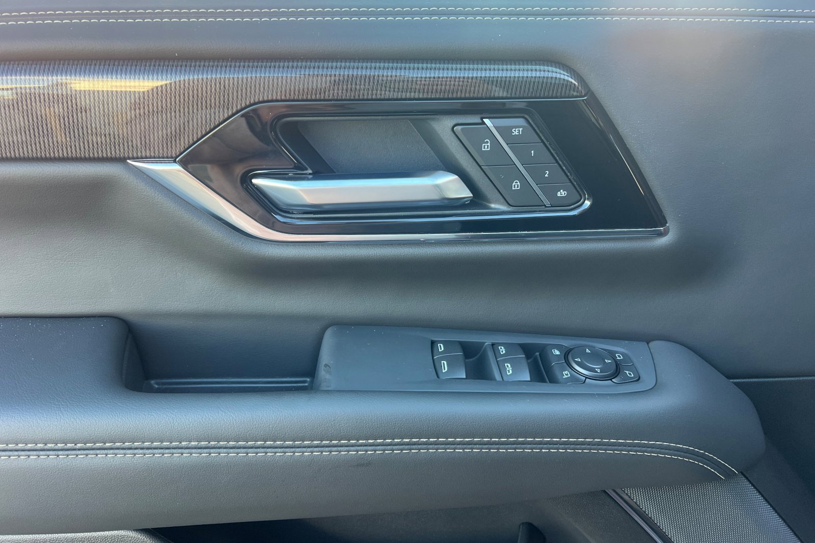 New 2026 GMC Yukon Elevation w/ Elevation Premium Package image 9