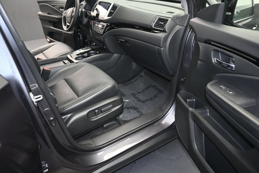 Used 2017 Honda Pilot Touring image 14