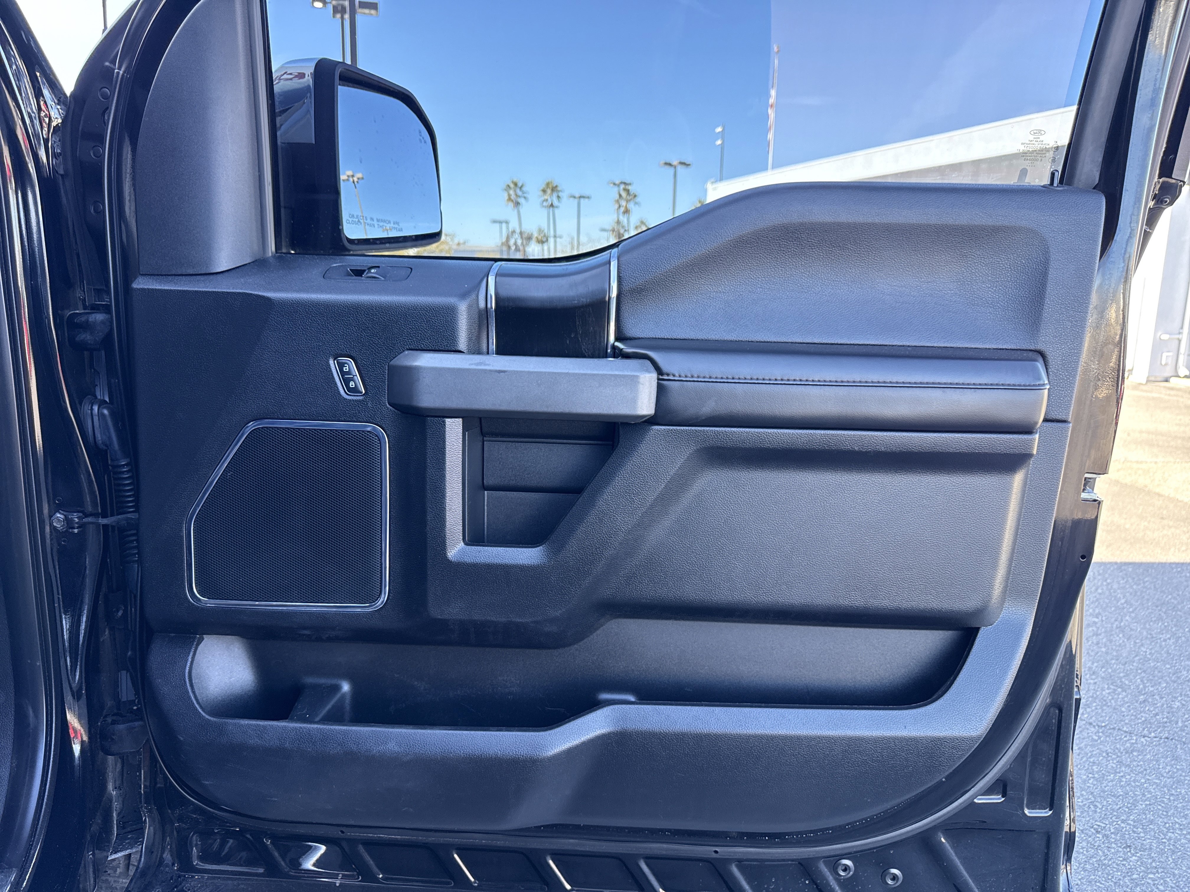 Used 2018 Ford F150 Platinum w/ Equipment Group 701A Luxury image 41