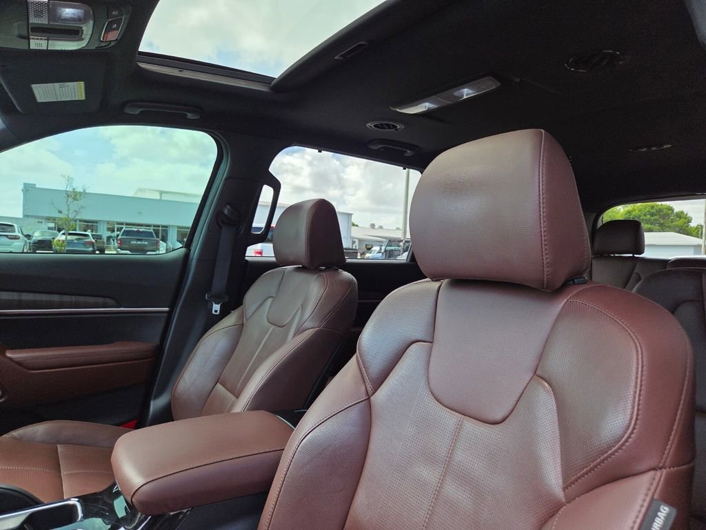 Used 2024 Kia Telluride EX w/ EX Captain's Chair Package FWD image 24
