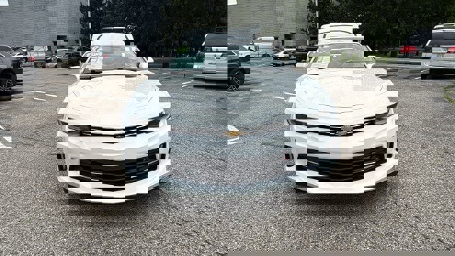Used 2018 Chevrolet Camaro LT image 24