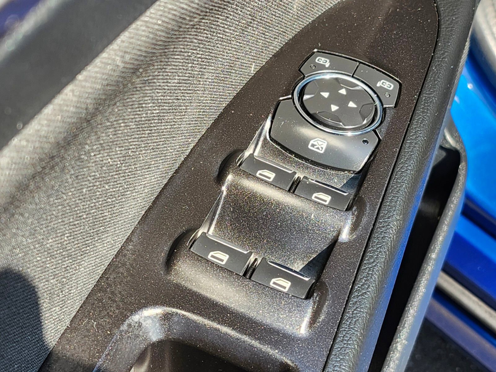 Used 2017 Ford Fusion SE w/ Fusion SE Technology Package FWD image 17