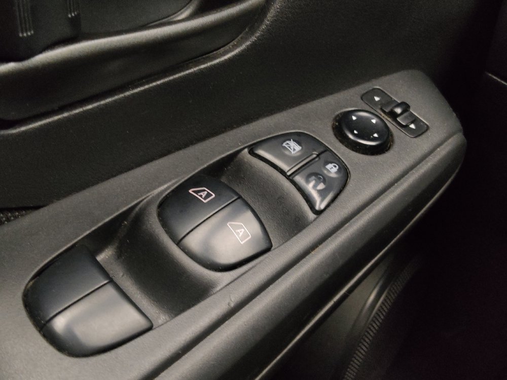 Used 2023 Nissan Kicks S FWD image 27