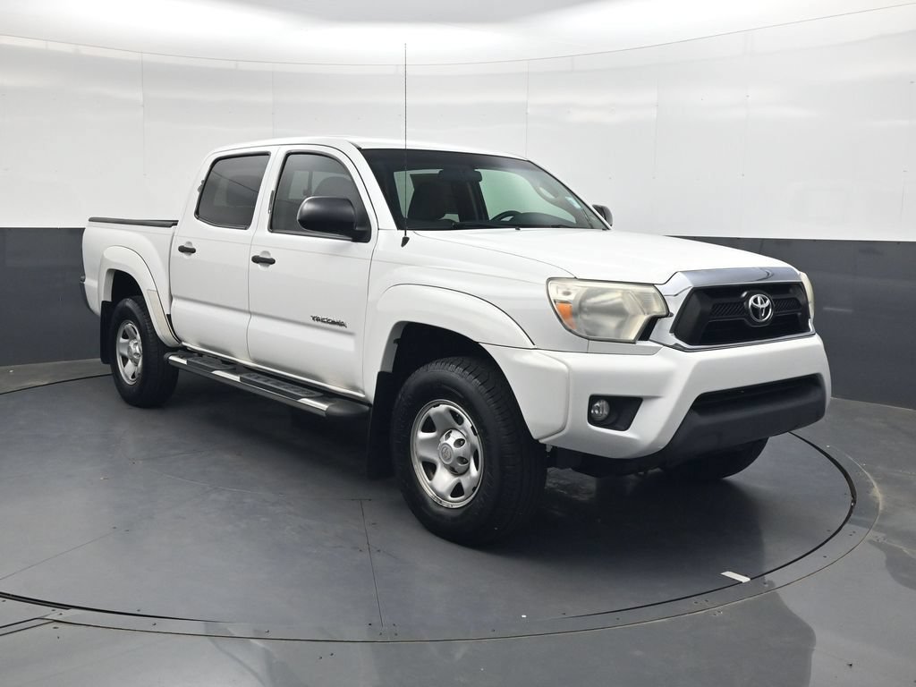 Used 2015 Toyota Tacoma PreRunner w/ SR5 Package RWD image 2