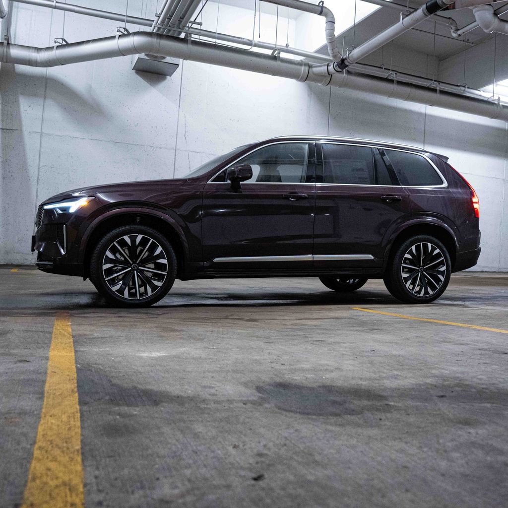 New 2026 Volvo XC90 B5 Plus AWD/4WD image 3
