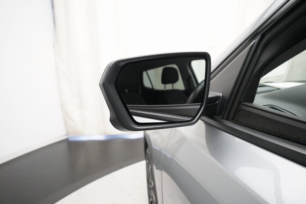 Used 2023 GMC Terrain SLE w/ Driver Convenience Package image 24