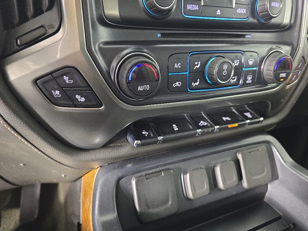 Used 2018 Chevrolet Silverado 2500 LTZ w/ Duramax Plus Package AWD/4WD image 20