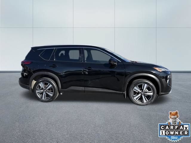 Used 2024 Nissan Rogue SL FWD image 2