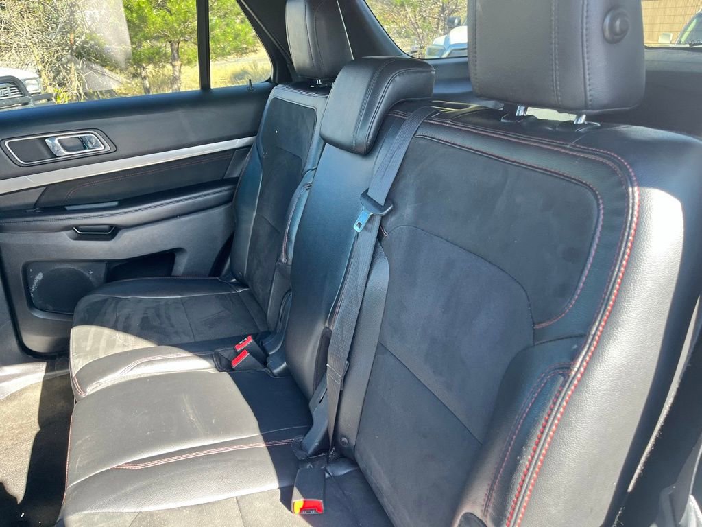 Used 2018 Ford Explorer XLT w/ Equipment Group 202A image 13