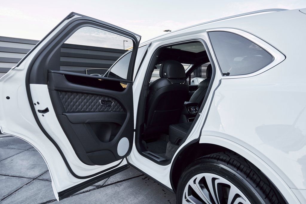 Used 2022 Bentley Bentayga image 26