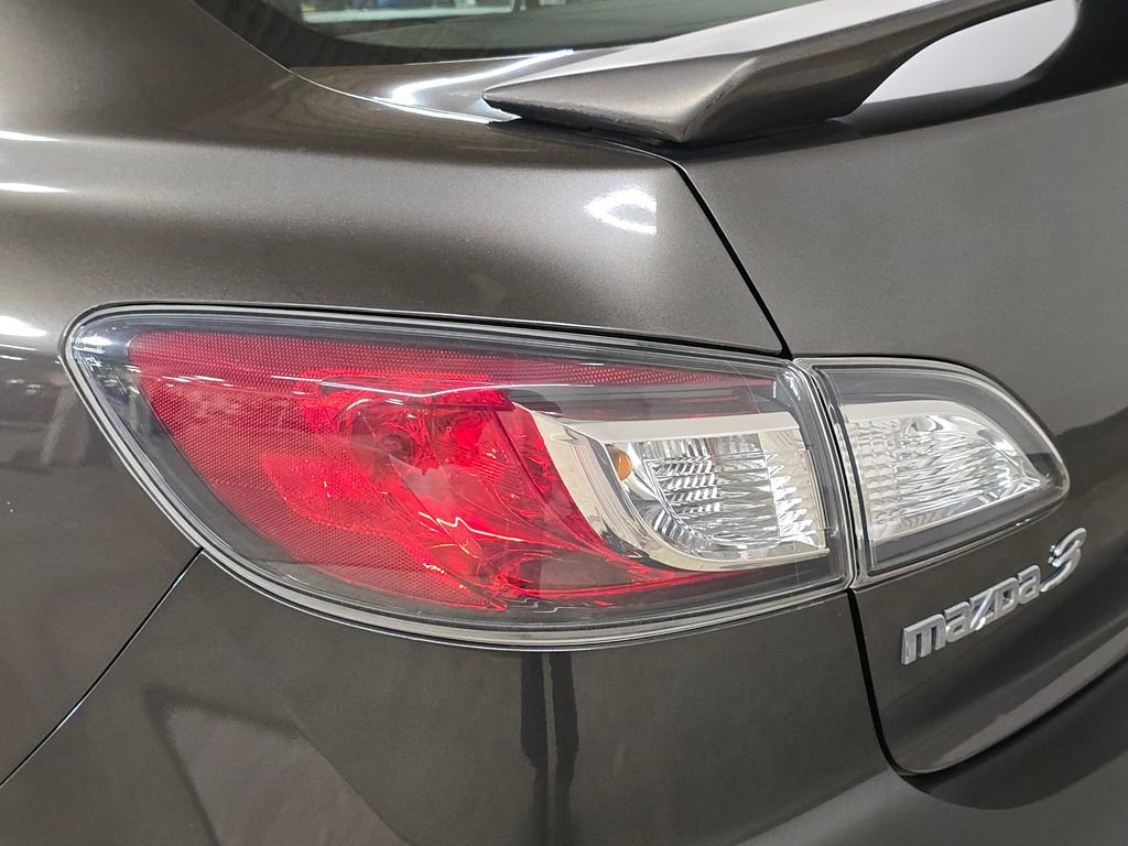 Used 2010 MAZDA MAZDA3 i Touring image 14