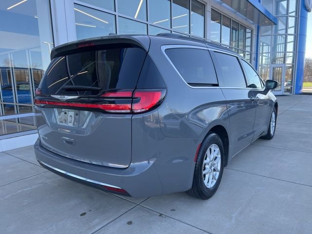 Used 2022 Chrysler Pacifica Touring-L image 4