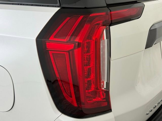 Used 2023 GMC Yukon Denali Ultimate AWD/4WD image 13