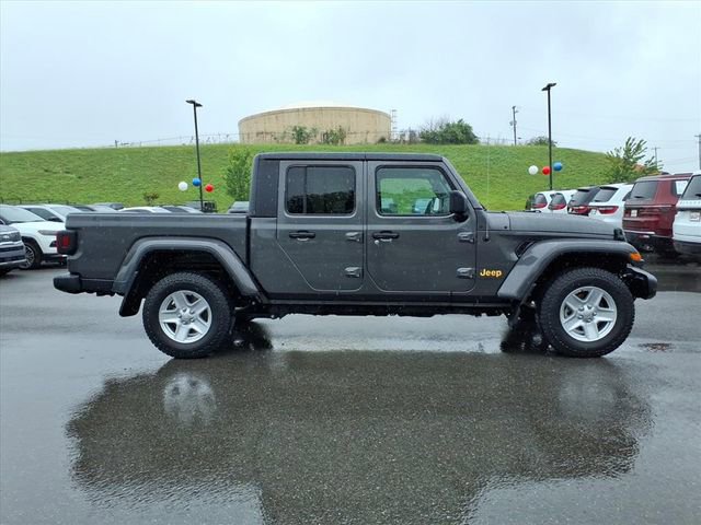 Used 2022 Jeep Gladiator Sport AWD/4WD image 3