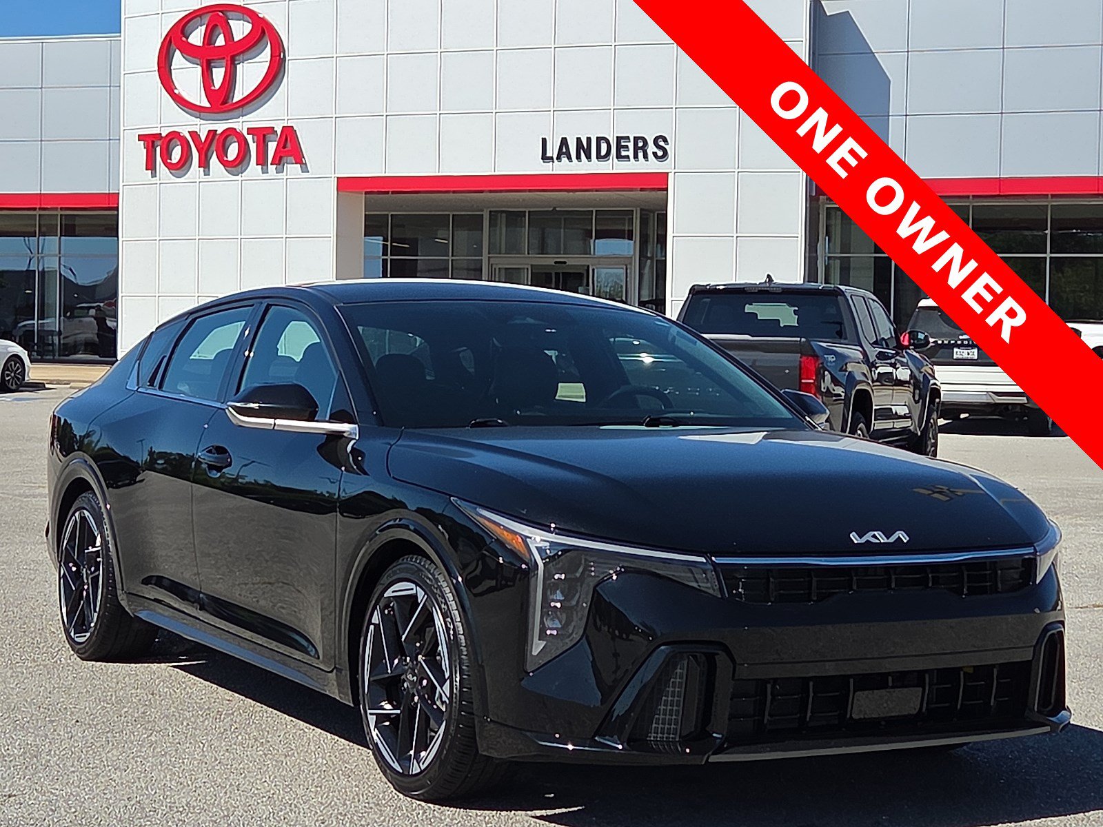 Used 2025 Kia K4 GT-Line FWD image 1