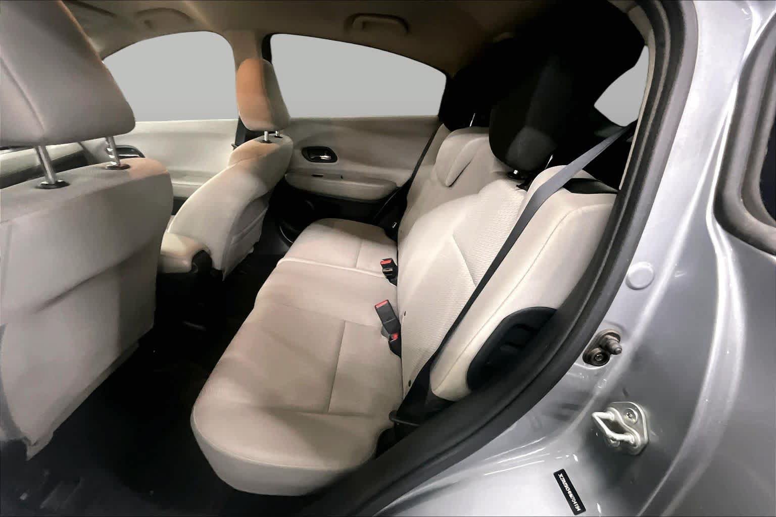 Used 2017 Honda HR-V LX image 19