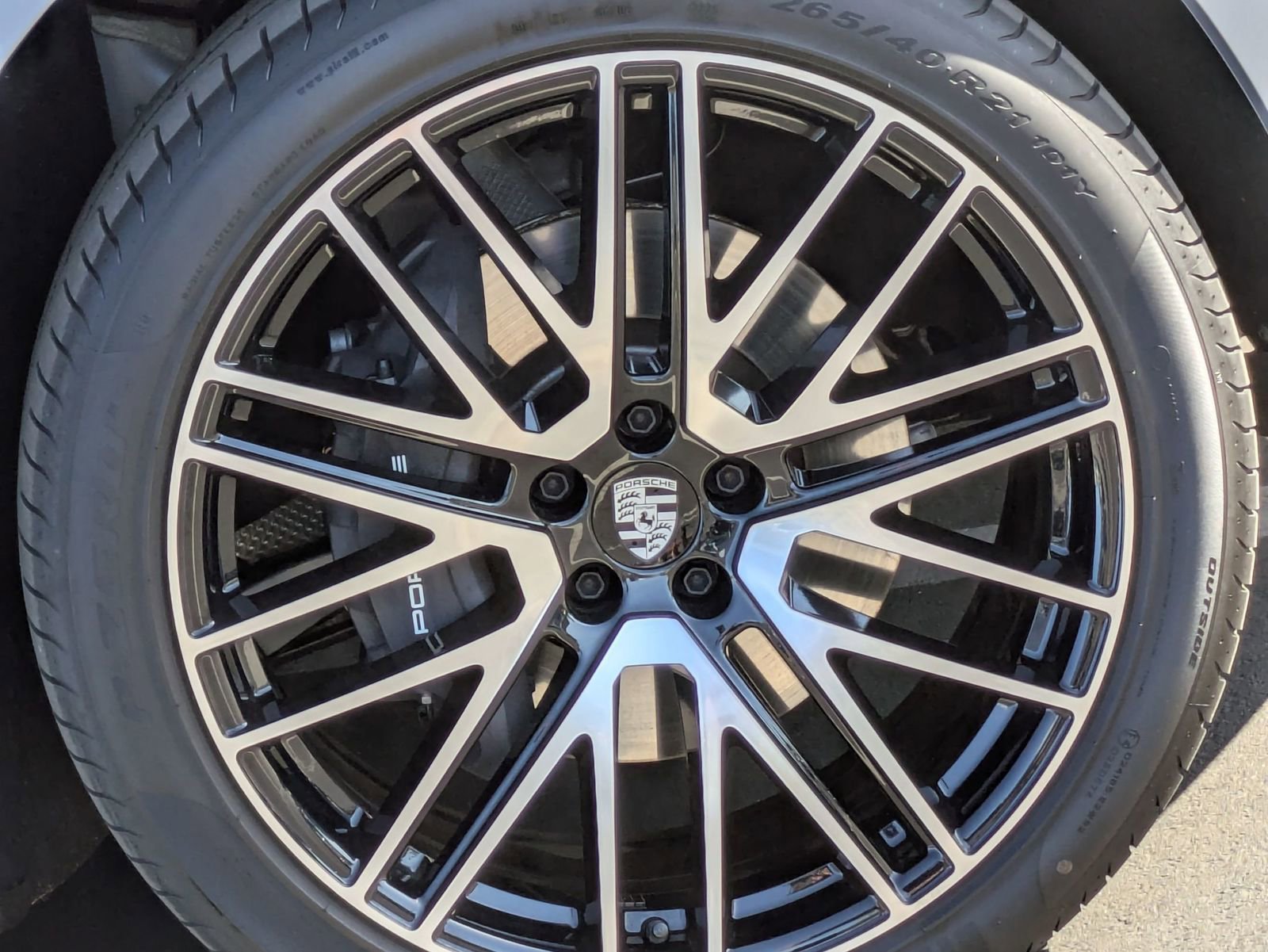 Certified 2026 Porsche Macan image 12