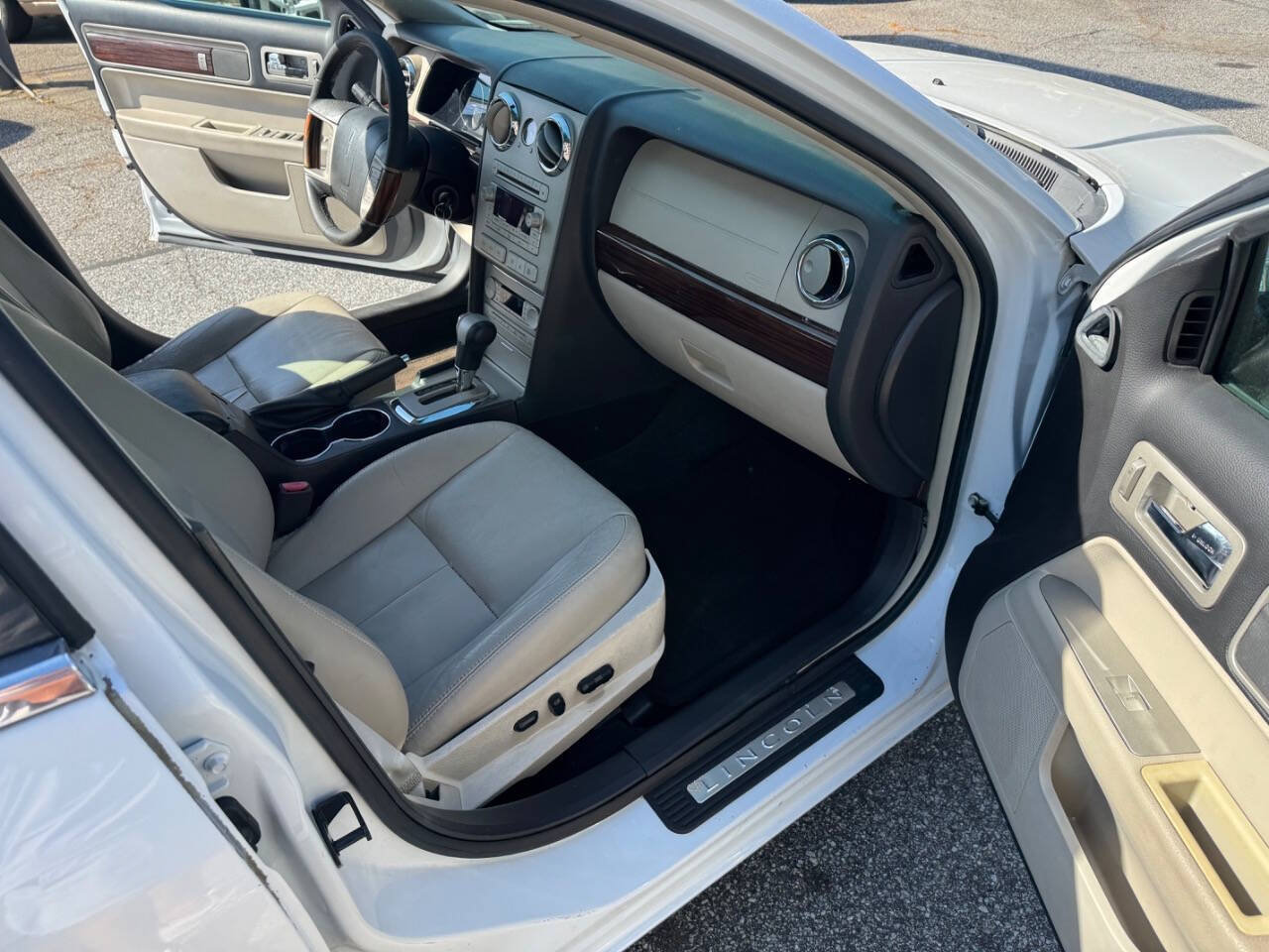 Used 2007 Lincoln MKZ FWD image 16