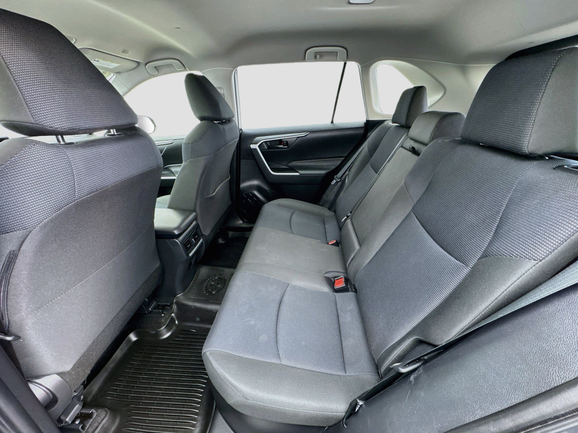 Used 2025 Toyota RAV4 LE AWD/4WD image 15