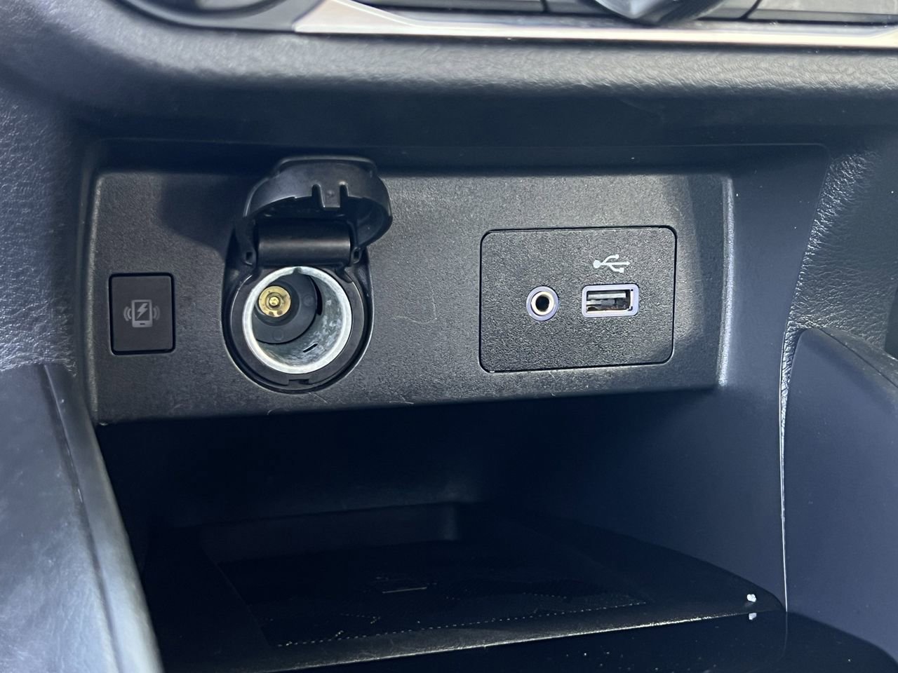 Certified 2024 Nissan Versa SV w/ Trunk Package image 17