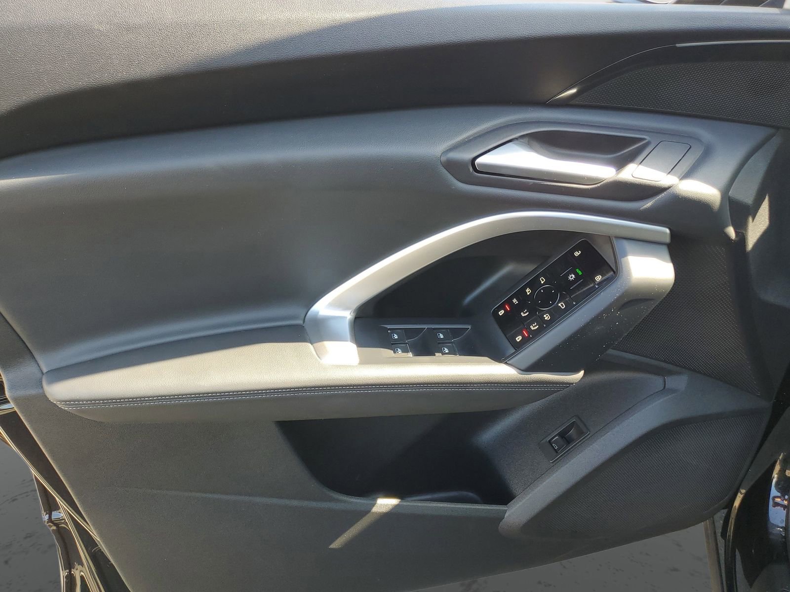 Used 2025 Audi Q5 Premium w/ Convenience Package image 20