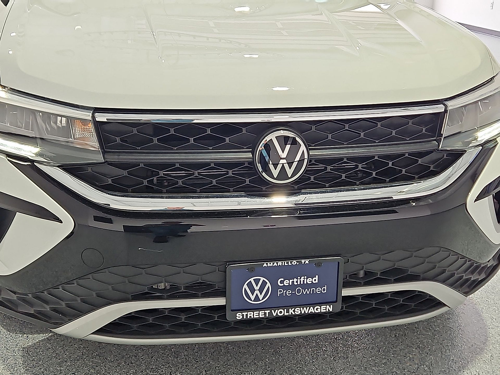Certified 2023 Volkswagen Taos SE w/ Panoramic Sunroof Package FWD image 10