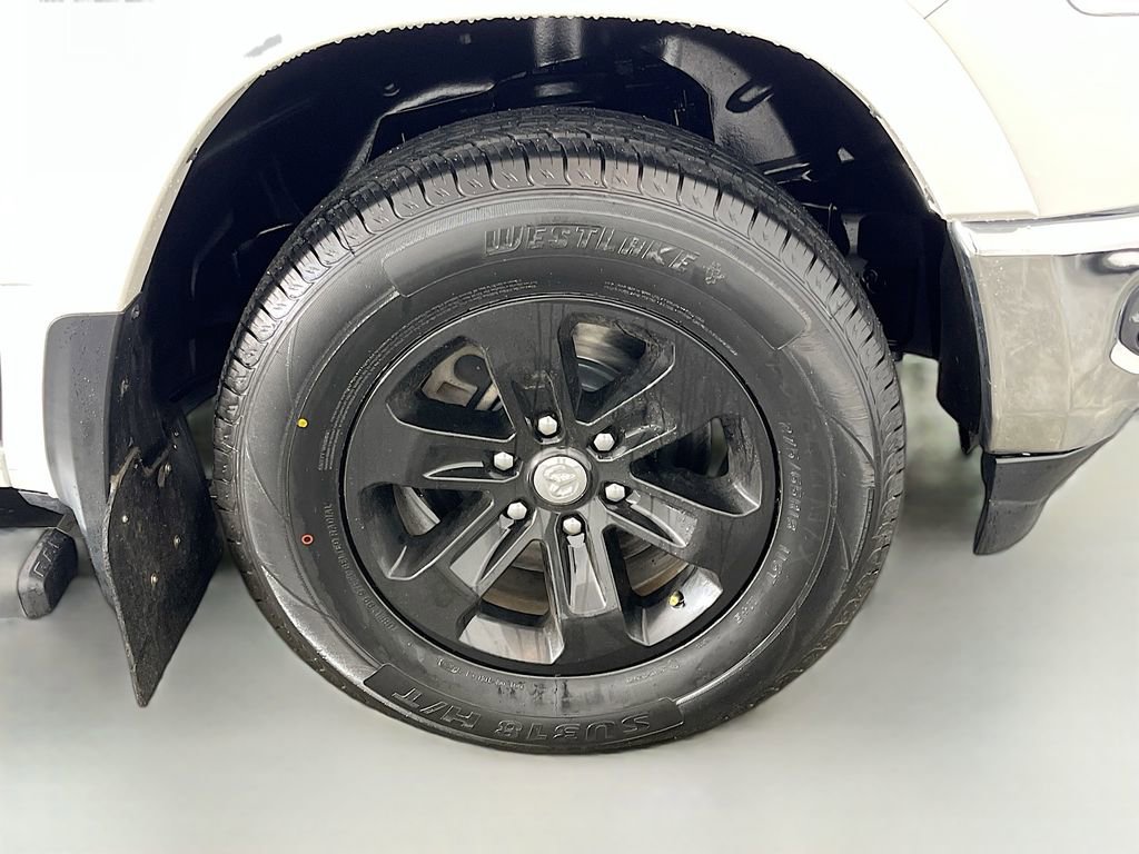 Used 2019 RAM 1500 Laramie AWD/4WD image 38