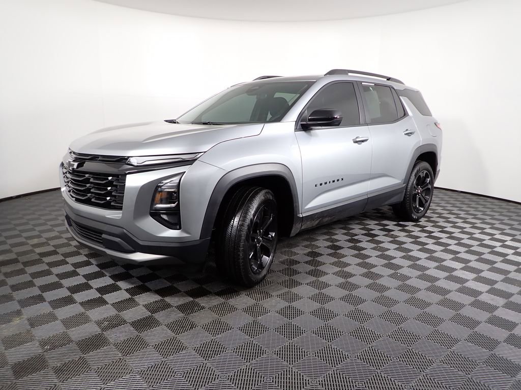 Used 2025 Chevrolet Equinox LT w/ Convenience Package II image 11