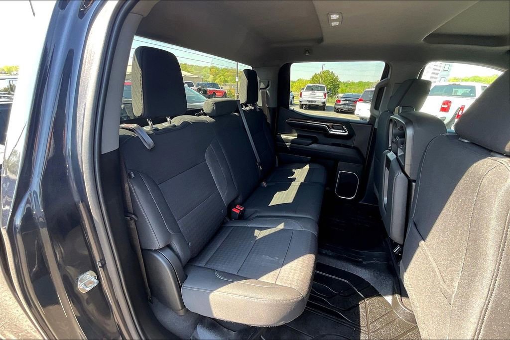Used 2023 Chevrolet Silverado 1500 LT AWD/4WD image 26