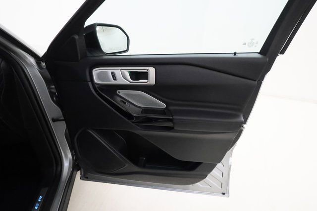 Used 2023 Ford Explorer Platinum w/ Premium Technology Package image 20