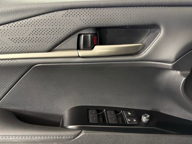 Used 2025 Toyota Camry XSE image 13