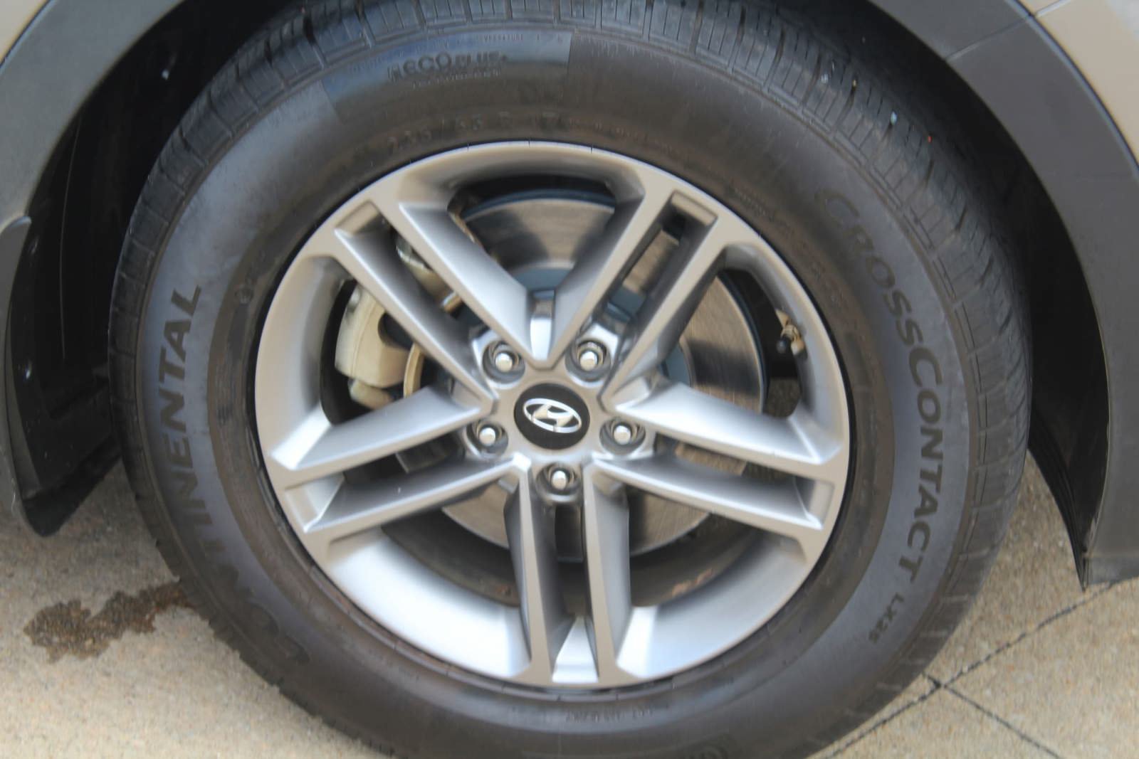 Used 2018 Hyundai Santa Fe Sport w/ 2.4L Tech Package 04 FWD image 3