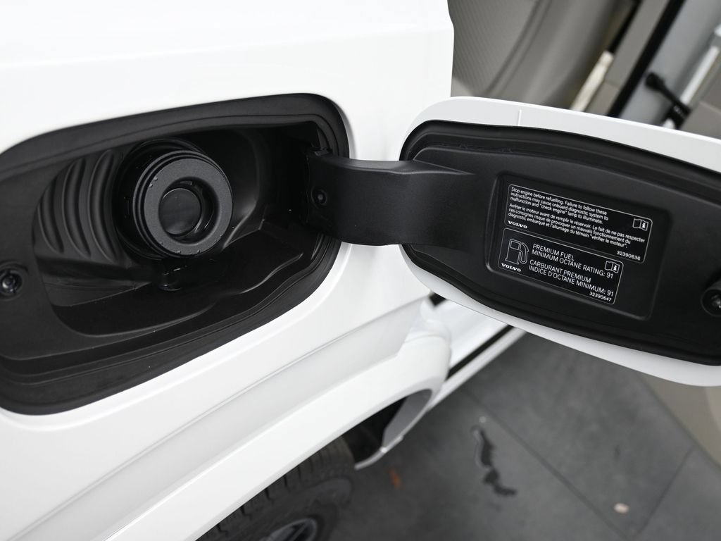 New 2026 Volvo XC90 B6 Ultra w/ Protection Package Premier AWD/4WD image 18