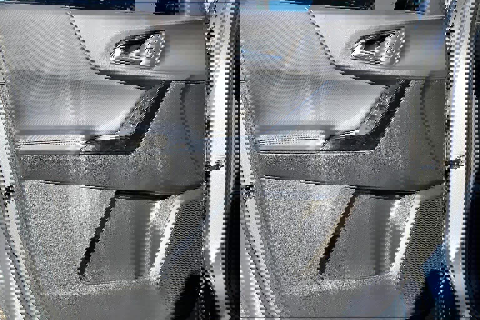 Used 2025 Chevrolet Equinox LT w/ Midnight Edition image 21