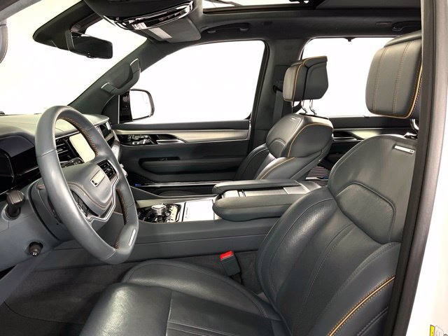Used 2023 Jeep Grand Wagoneer Series II AWD/4WD image 24