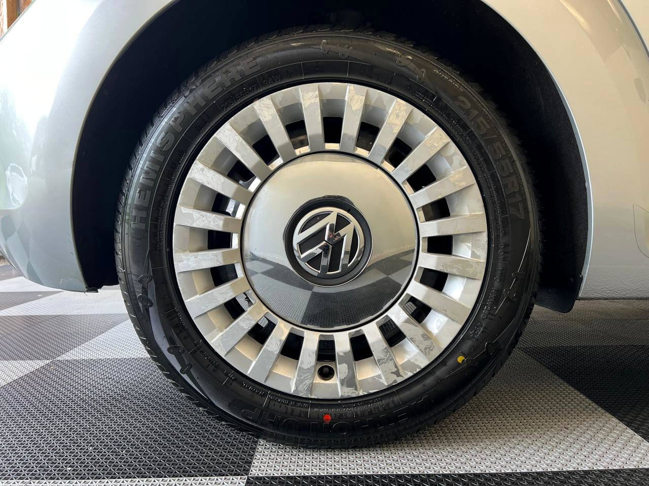 Used 2013 Volkswagen Beetle 2.5 image 28