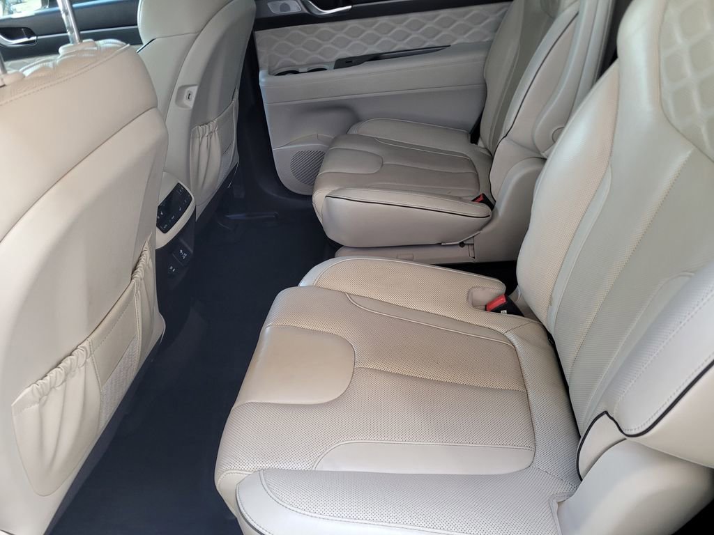 Used 2021 Hyundai Palisade Calligraphy w/ Winter Package image 13