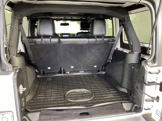 Used 2018 Jeep Wrangler Unlimited Sahara w/ Connectivity Group image 8
