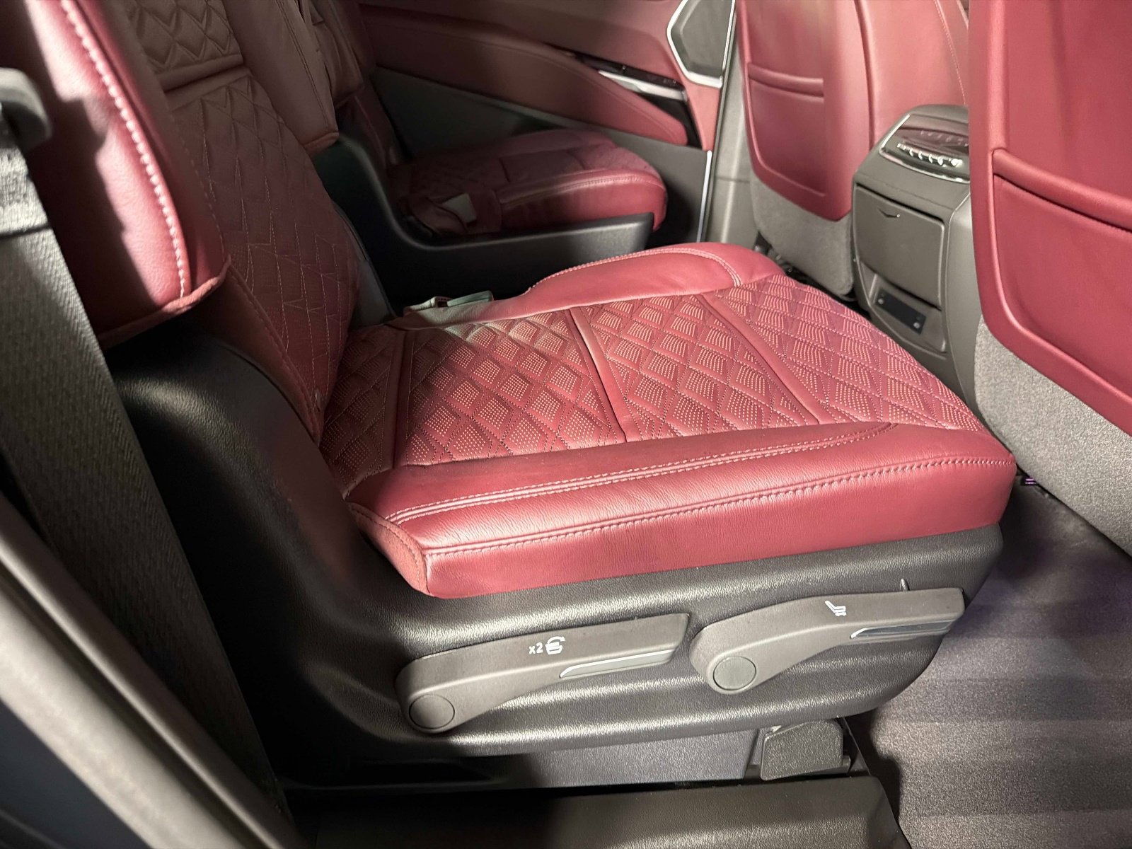 Used 2026 Cadillac Escalade Sport w/ Touring Package image 27