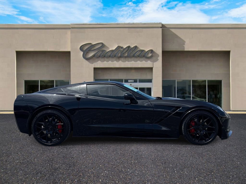 Used 2019 Chevrolet Corvette Stingray Coupe w/ Carbon Flash Badge Package RWD image 2