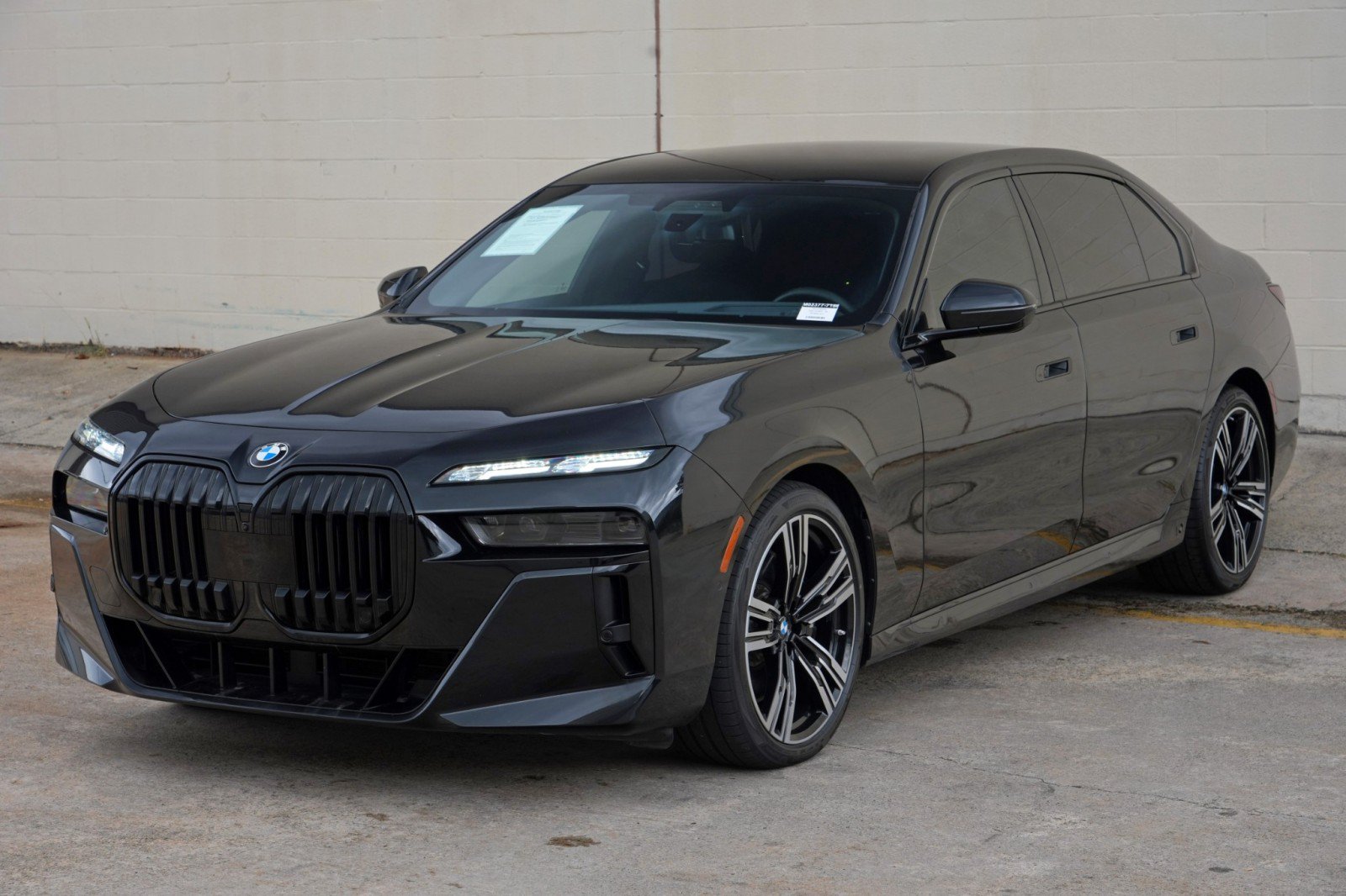 Used 2023 BMW 760i xDrive AWD/4WD image 66