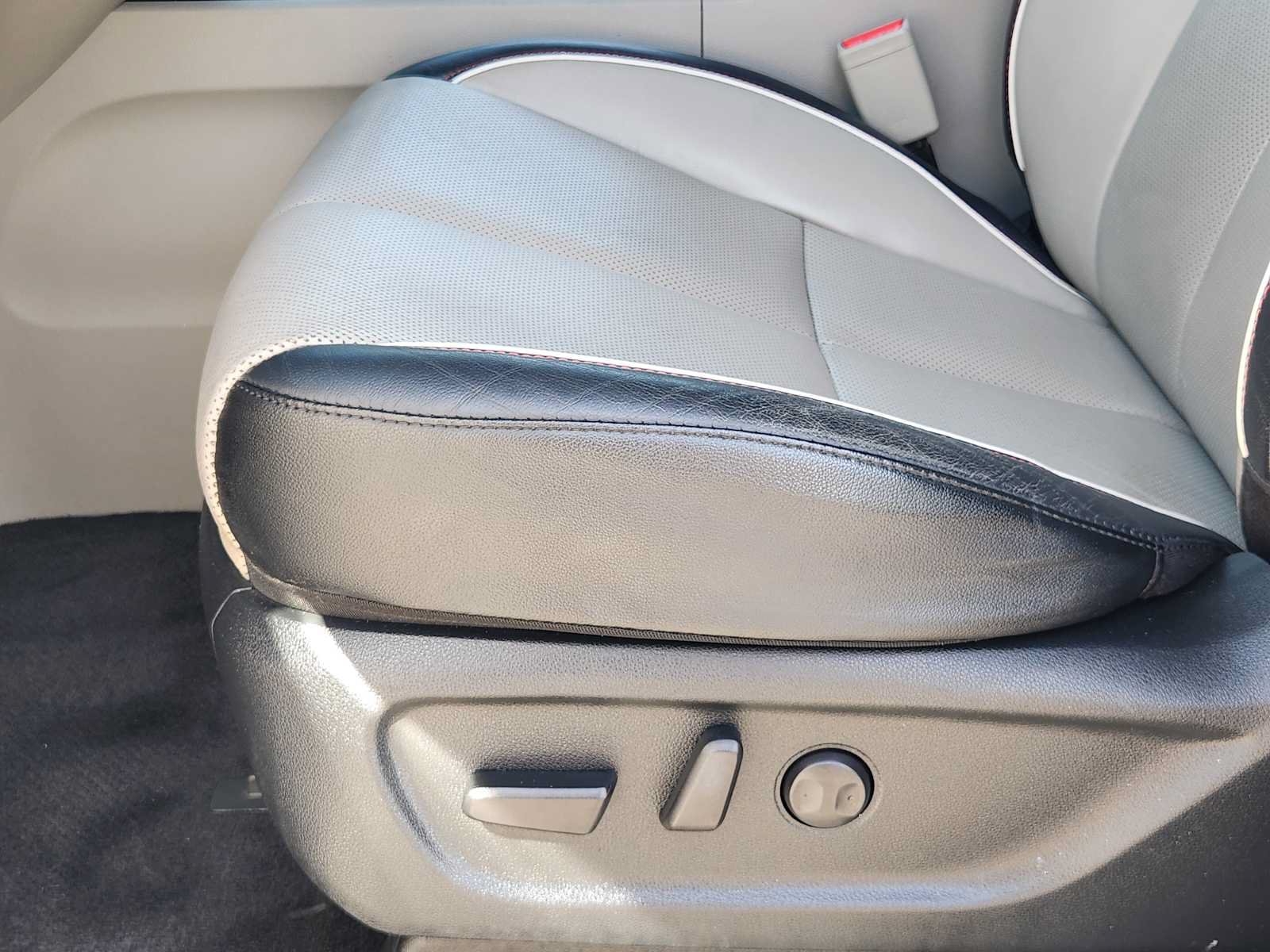 Used 2020 Kia Sedona EX FWD image 22