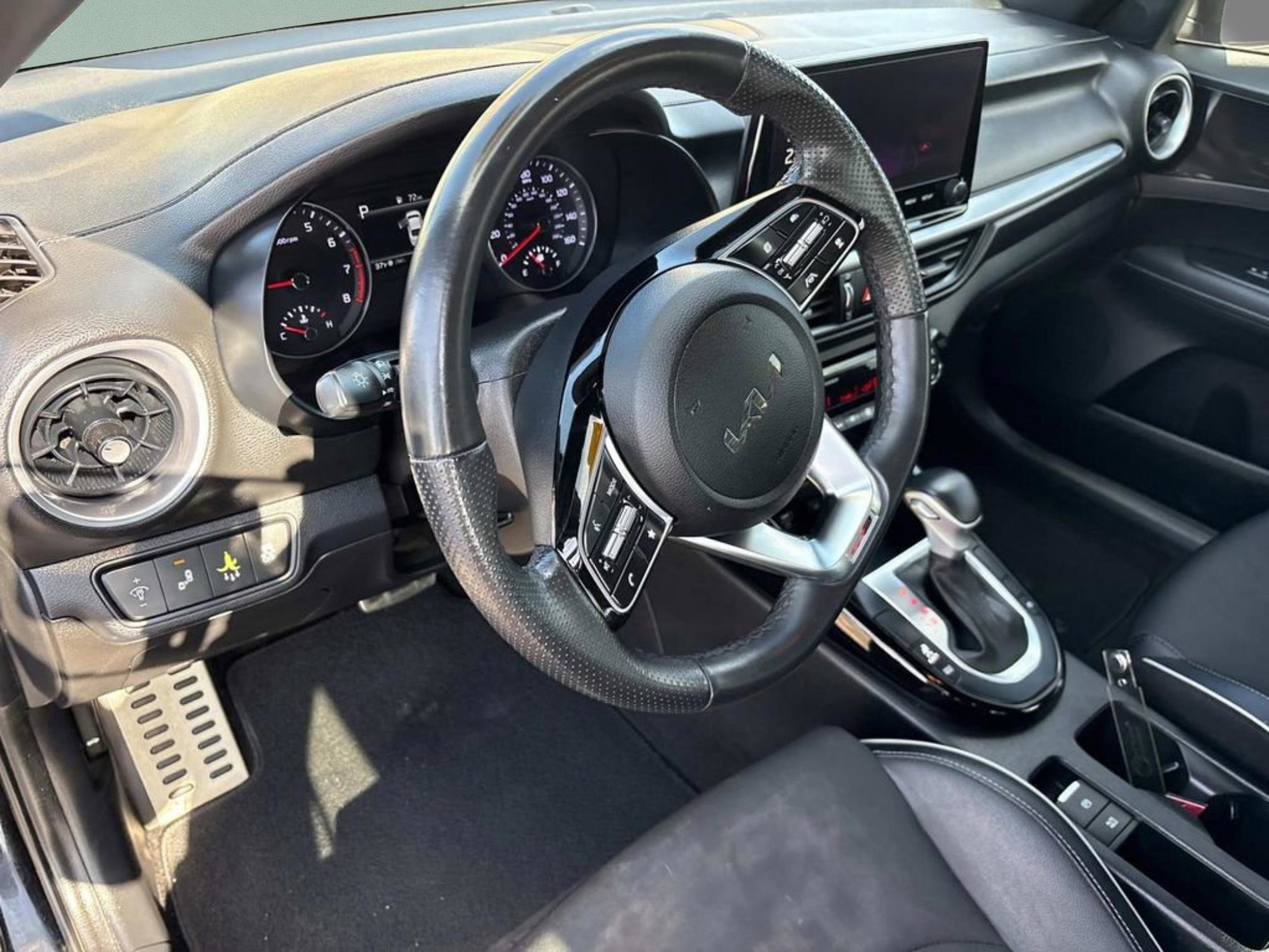 Used 2023 Kia Forte GT-Line w/ GT-Line Technology Package FWD image 30