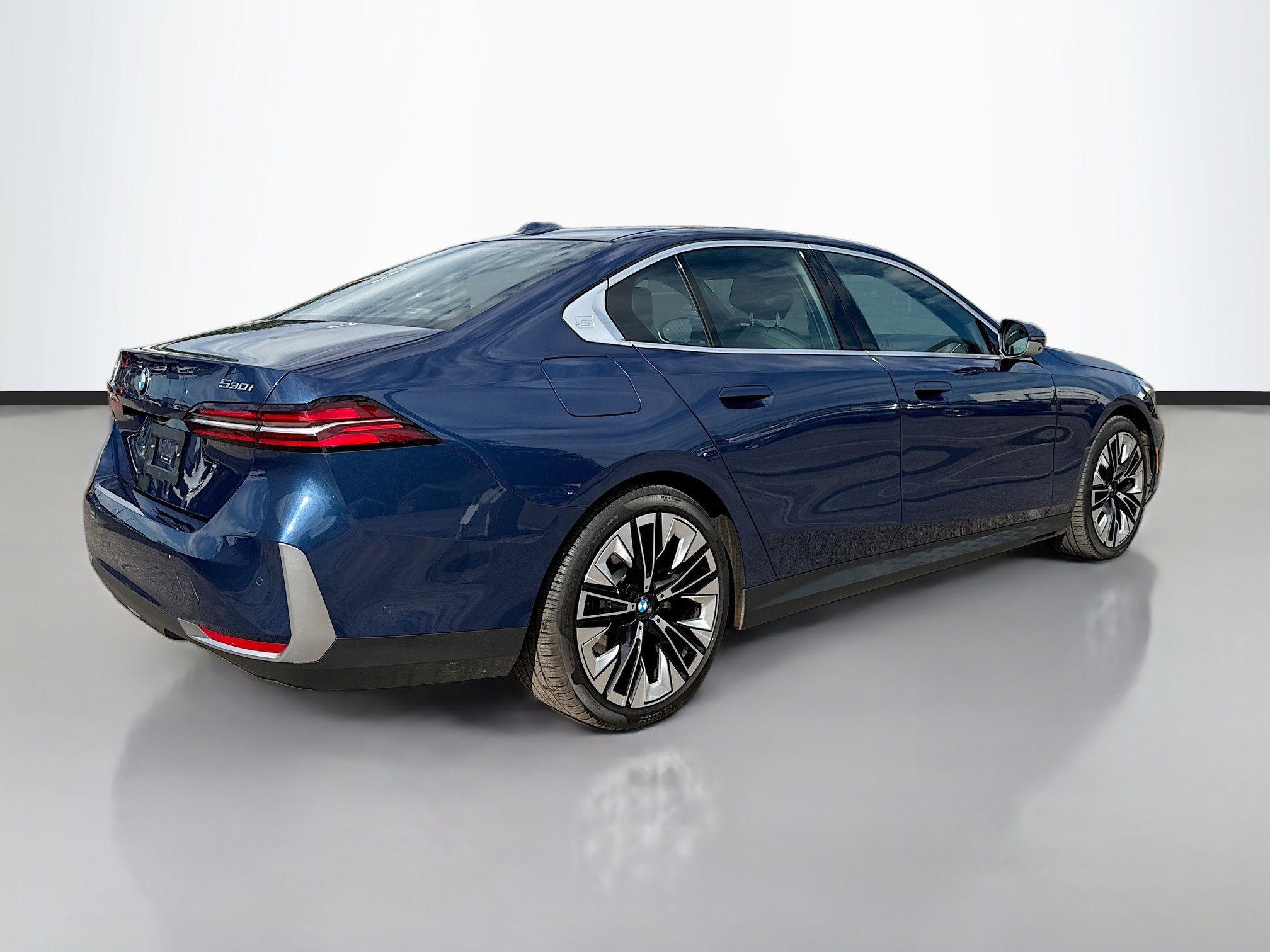 Used 2026 BMW 530i image 3