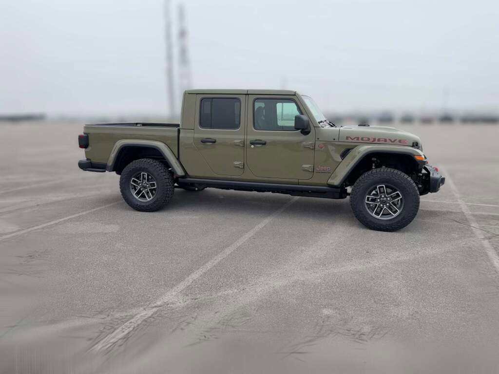 New 2026 Jeep Gladiator Mojave image 15