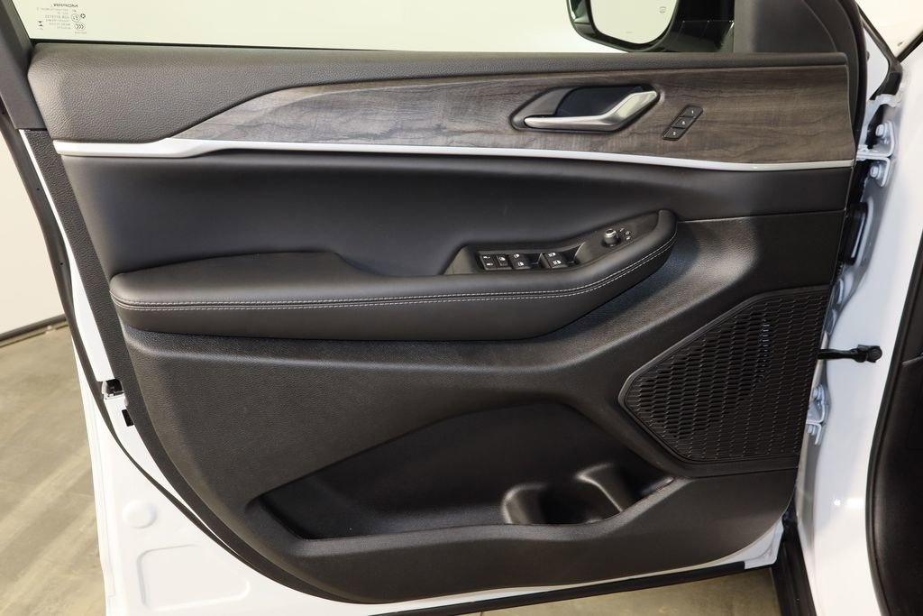 New 2025 Jeep Grand Cherokee Limited image 20