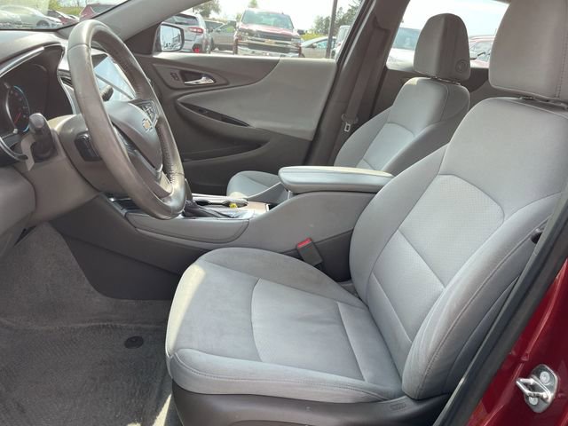 Used 2017 Chevrolet Malibu LT FWD image 15