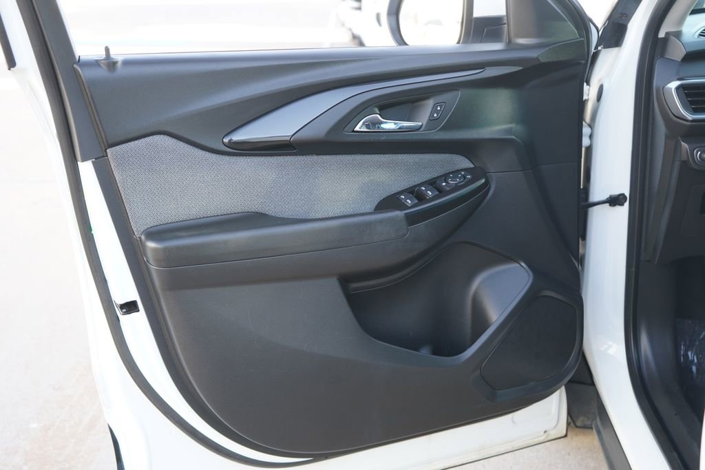 Used 2023 Chevrolet TrailBlazer LT image 12